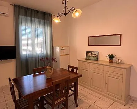L'orizzonte Vista Mare Apartment *
