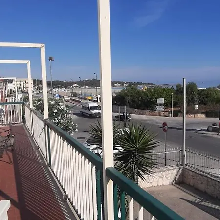 L'orizzonte Vista Mare Apartment *